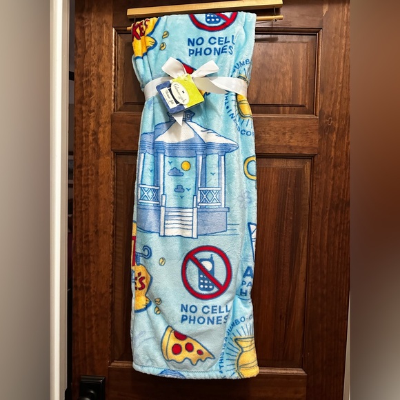 New Gilmore Girls Blanket Stars Hollow Luke's Lorelai & Rory Blue 60"x70" Throw - Picture 1 of 3